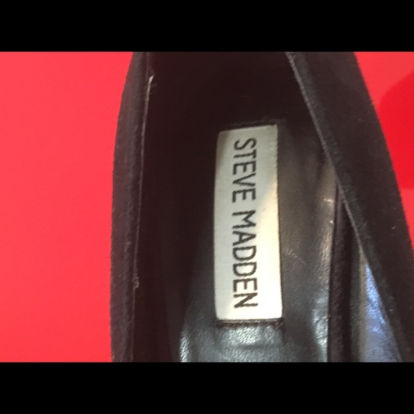 Steve Madden Black Suede Pumps - Picture 3 of 8